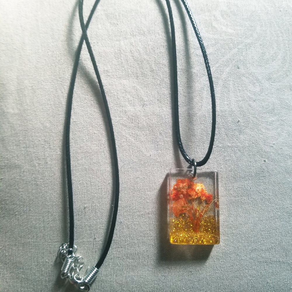 🧡👐Handcrafted crystal neckalace